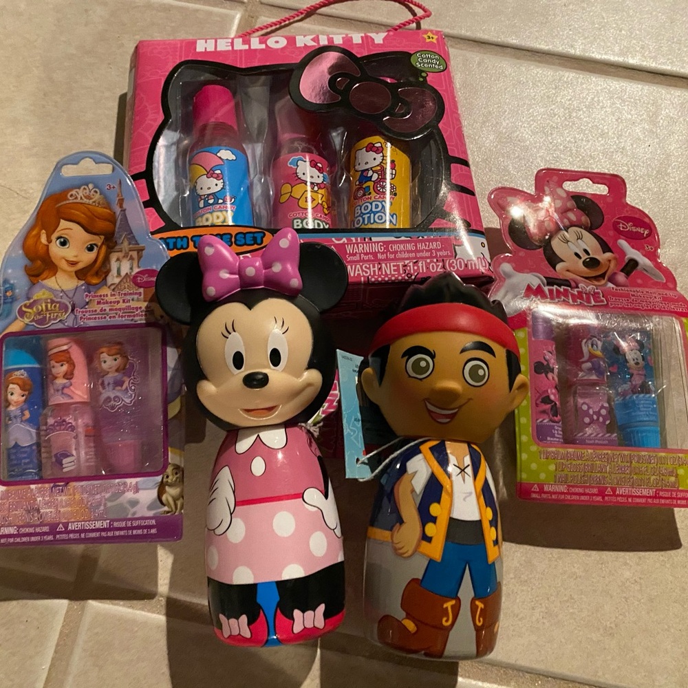 Disney Minnie and Jake Bath Toy Set